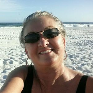 Meet your Posher, Pamela